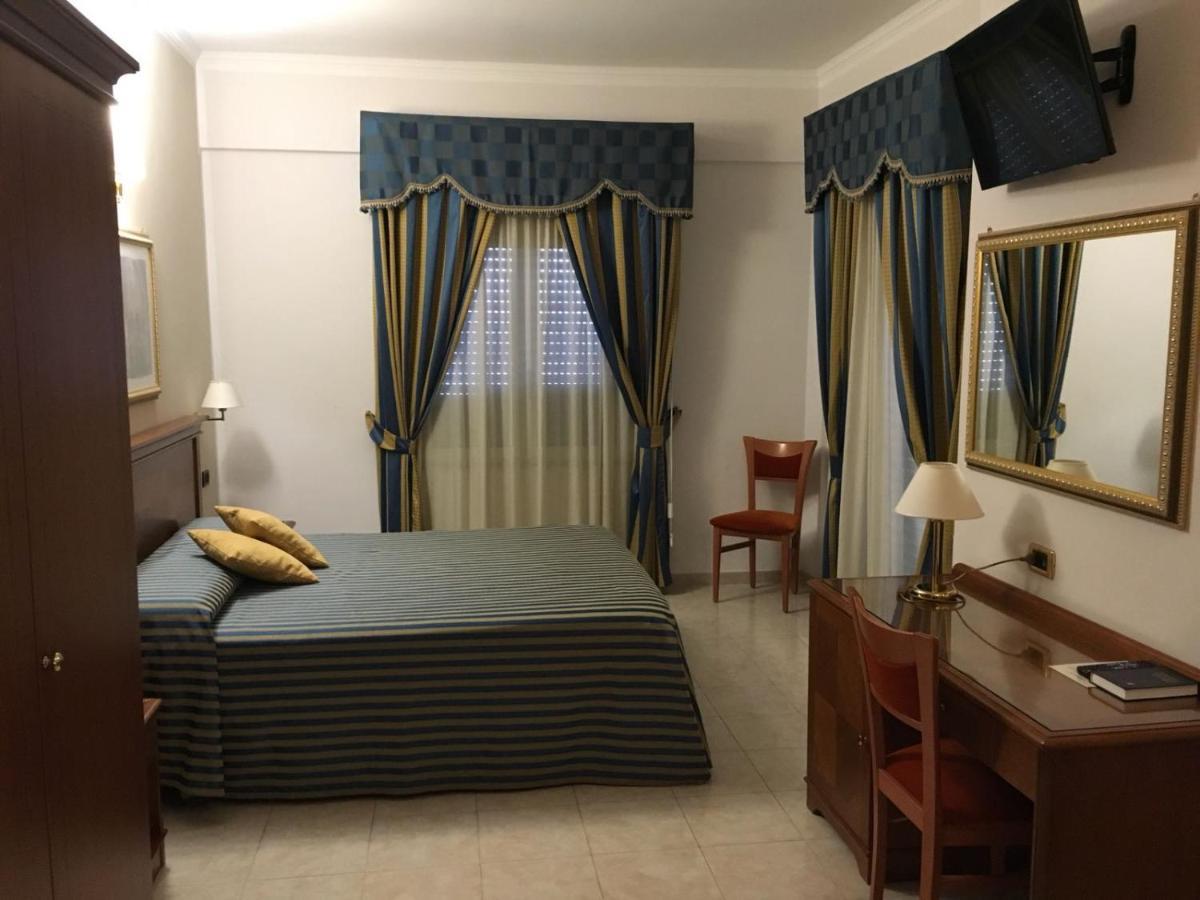 Hotel Niagara カタンザーロ エクステリア 写真